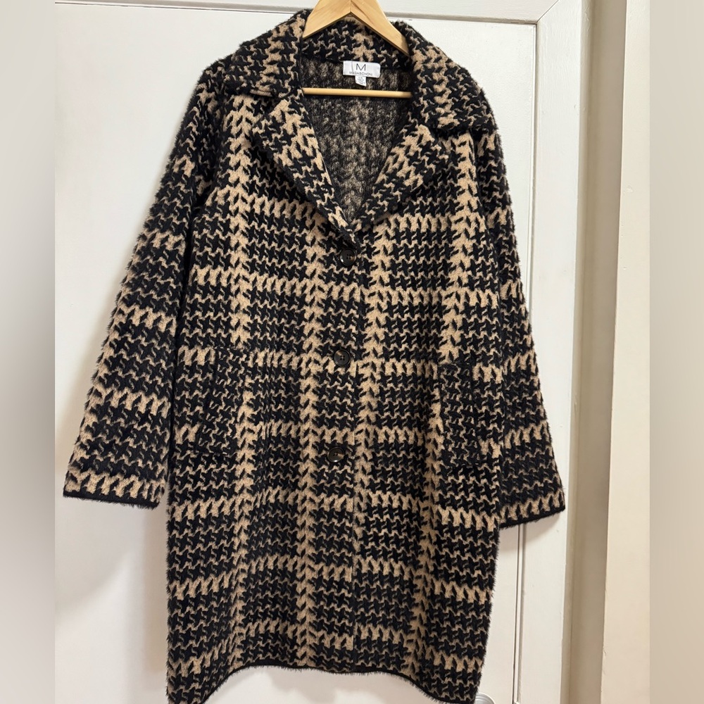 Herringbone sweater coat with pockets and button closure. Great condition!